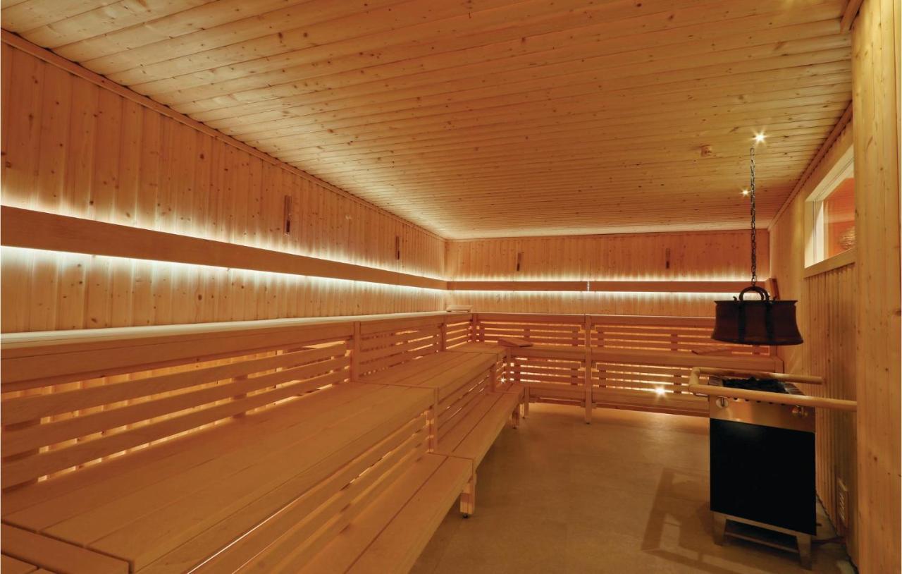 Amazing Apartment In Luebeck Travemuende With Sauna Extérieur photo